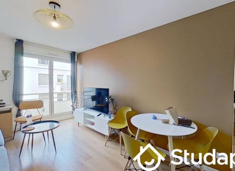 Appartement à louer 420 € 1 pièce 2<br/>chambres 9 m²<br/>superficie 3ème<br/>étage Saint Clément-Jardin des Plantes-Grammont Rouen 76100