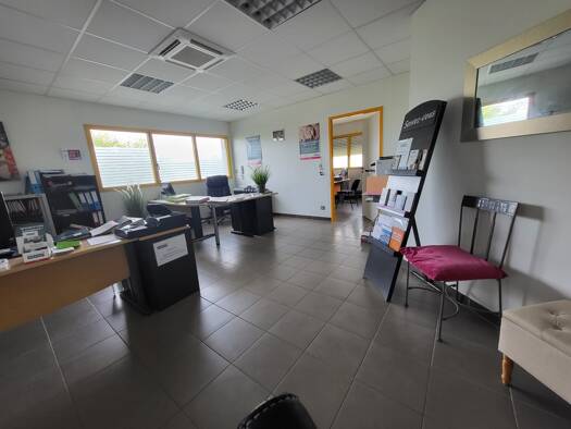 Espace bureau à louer 1 506 € 66,8 m² de bureaux La Marianne-Sainte Germaine Bruges 33520
