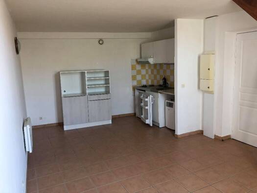 Duplex à louer 535 € 2 pièces 1 chambre 34 m² Étage 2/2 Ouest Rochefort-du-Gard 30650