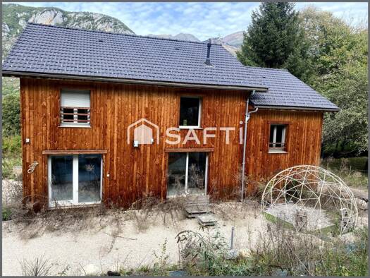 Maison à vendre 320 000 € 6 pièces 4 chambres 121 m² 4 755 m² de terrain Luzenac 09250