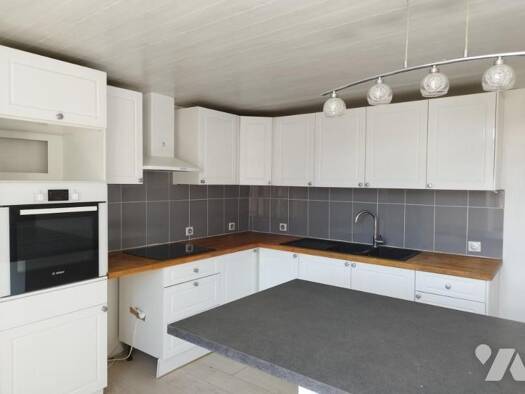 Appartement à louer 568 € 2 chambres 87 m² Étage 2/2 Loriol sur Drome 26270