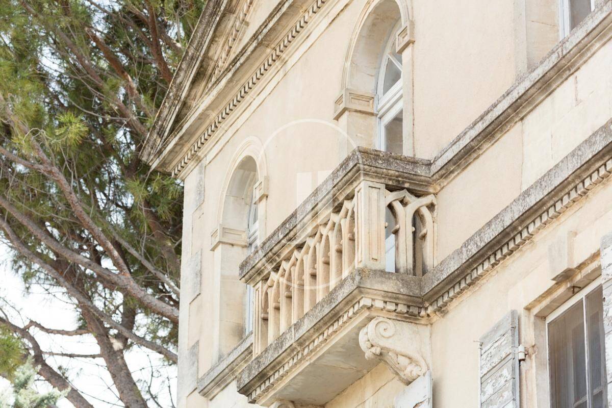 Maison à vendre, 585m², MOURIES