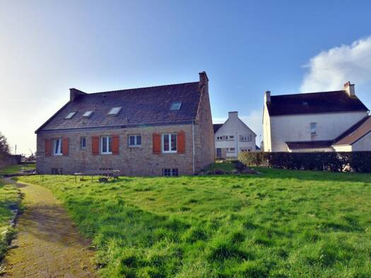 Maison à vendre 345 000 € 6 pièces 4 chambres 175 m² 1 073 m² de terrain Lanvéoc 29160