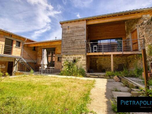 Maison à vendre 598 000 € 13 pièces 5 chambres 540 m² Cenves 69840