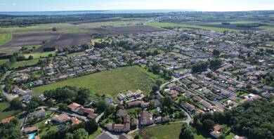 Terrain constructible à vendre 84 000 € 468 m² de terrain Médis 17600