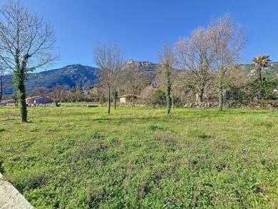 Terrain constructible viabilisé à vendre 90 000 € 538 m² de terrain Colombieres-sur-Orb 34390