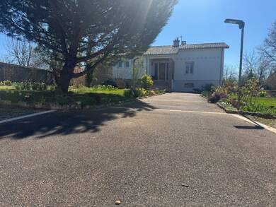 Maison à vendre 265 000 € 7 pièces 5 chambres 190 m² 2 784 m² de terrain Centre Ville Saint-Vallier 71230