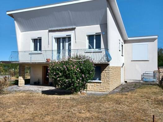 Maison à vendre 174 900 € 7 pièces 6 chambres 123 m² 523 m² de terrain Périphérique Bourbon-Lancy 71140