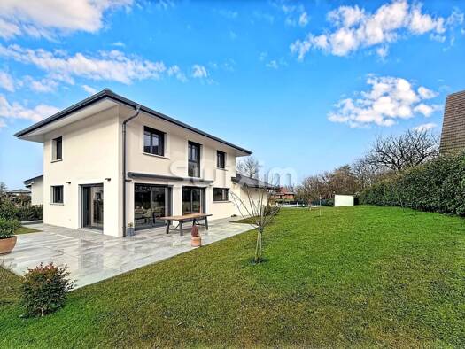 Maison à vendre - Première occupation 950 000 € 4 pièces 3 chambres 135 m² 1 178 m² de terrain Sciez 74140