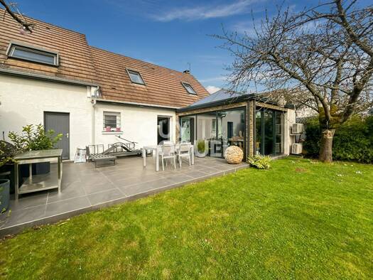 Maison à vendre 483 000 € 6 pièces 4 chambres 148,7 m² 662 m² de terrain Mairie Rouxel-Sud Est Pontault-Combault 77340