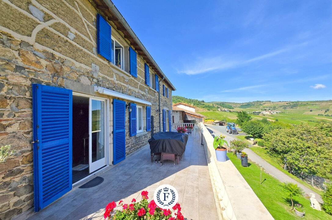 Maison à vendre, 271m², VAUX EN BEAUJOLAIS