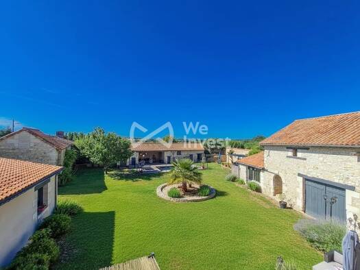 Maison à vendre 586 000 € 12 pièces 5 chambres 315 m² 5 412 m² de terrain Richelieu 37120