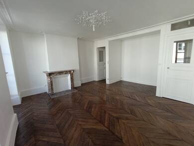 Appartement à louer 550 € 1 pièce 51 m² Étage 2/3 Orleans 45000