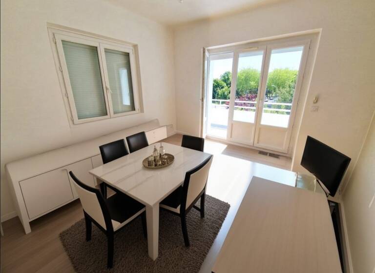 Appartement à vendre 290 000 € 5 pièces 4<br/>chambres 109 m²<br/>superficie Dernier étage, 2/2<br/>étage Gambetta Saint Nazaire 44600