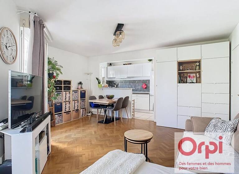 Appartement à vendre 529 000 € 3 pièces 2<br/>chambres 56,6 m²<br/>superficie 3/7<br/>étage Forum Seine Issy-les-Moulineaux 92130