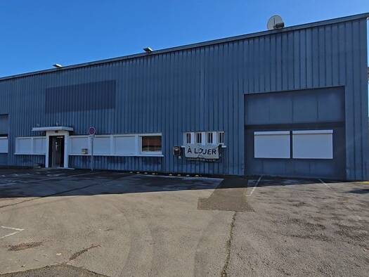 Local d'activités à vendre 338 000 € 400 m² d'espace de stockage Zone Industrielle Lons-le-Saunier 39000