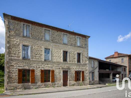 Maison à vendre 110 000 € 10 pièces 9 chambres 260 m² 1 246 m² de terrain Vertolaye 63480