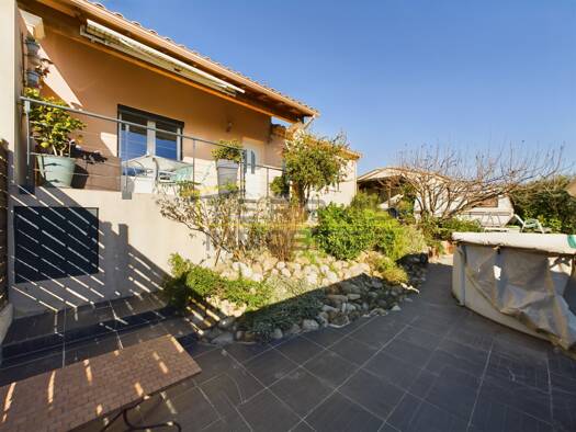 Maison de plain-pied à vendre 234 000 € 4 pièces 3 chambres 86 m² 447 m² de terrain Visan 84820