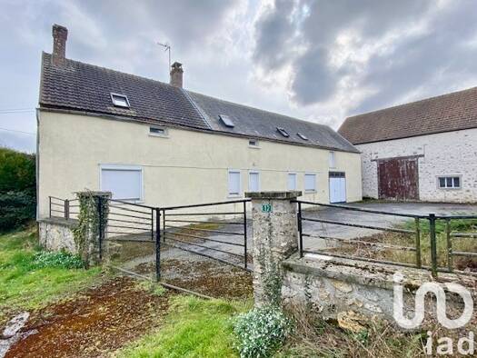 Maison à vendre 181 000 € 5 pièces 3 chambres 175 m² 887 m² de terrain La Villeneuve-Lès-Charleville 51120