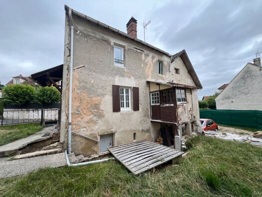 Maison à vendre 108 000 € 4 pièces 3 chambres 81 m² 234 m² de terrain La Ferte sous Jouarre 77260