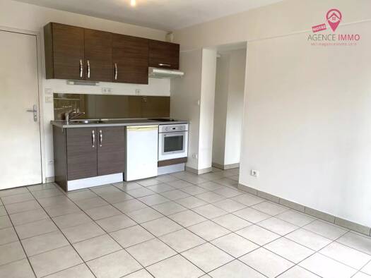 Appartement à louer 526 € 2 pièces 1 chambre 31,4 m² Étage 1/4 Les-Collines Vienne 38200