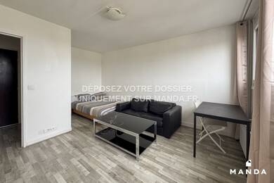 Appartement à louer 823 € 1 pièce 28 m² 10ème étage Centre Ville Rosny-sous-Bois 93110