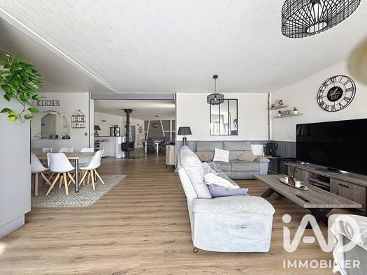 Maison à vendre 178 000 € 9 pièces 5 chambres 230 m² 2 519 m² de terrain Bantanges 71500