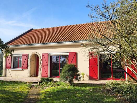 Maison de plain-pied à vendre 299 860 € 4 pièces 3 chambres 115 m² 1 900 m² de terrain Le Bignon 44140