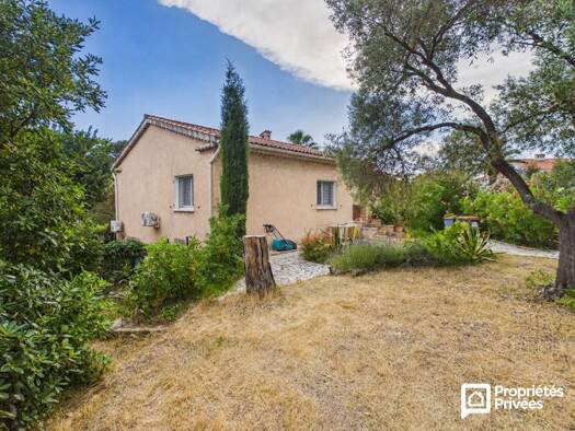 Villa à vendre 645 000 € 6 pièces 4 chambres 142 m² 700 m² de terrain Les Plaines-Les Tasses Saint-Raphaël 83700