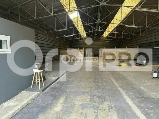 Local d'activités à louer 1 503 € 582 m² d'espace de stockage Beauvais 60000