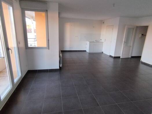 Appartement à louer 925 € 3 pièces 2 chambres 74,7 m² Étage 2/2 Quincieux 69650