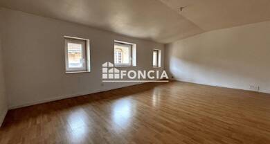 Appartement à vendre 96 000 € 4 pièces 3 chambres 107,8 m² Dernier étage, Étage 3/3 Centre-Historique Romans-sur-Isère 26100