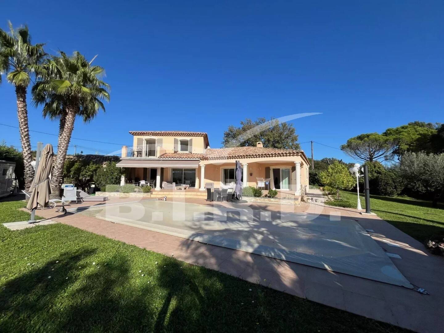 Maison à vendre, 185m², BAGNOLS EN FORET