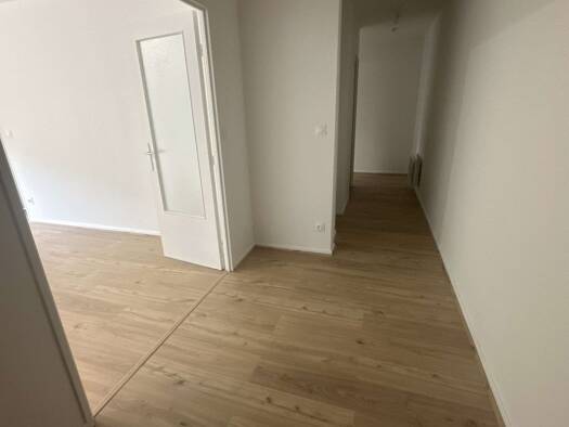 Appartement à louer 735 € 2 pièces 1 chambre 73,7 m² RDC/2 Oiselet la Grive Bourgoin-Jallieu 38300