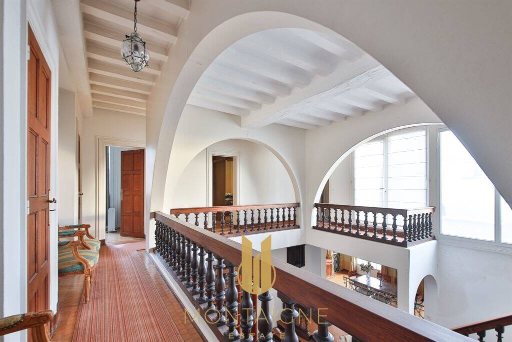 Maison à vendre, 402m², SURESNES