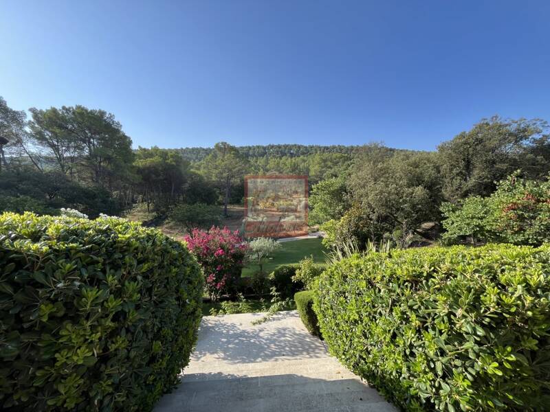 Maison à vendre, 400m², LE THOLONET