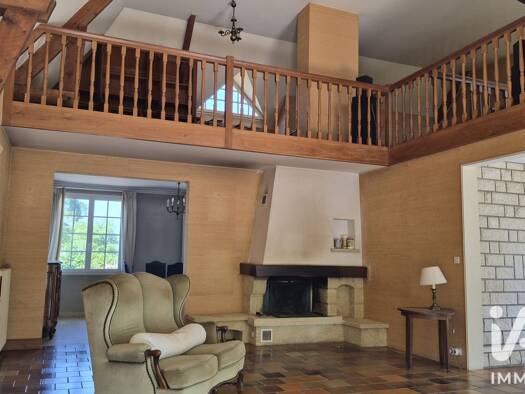 Maison à vendre 378 000 € 7 pièces 4 chambres 160 m² 3 752 m² de terrain Rives-du-Loir-en-Anjou 49140