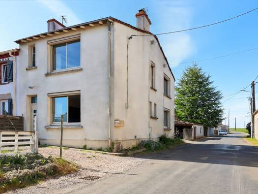 Maison à vendre 179 800 € 4 pièces 2 chambres 97 m² 207 m² de terrain Gorges 44190