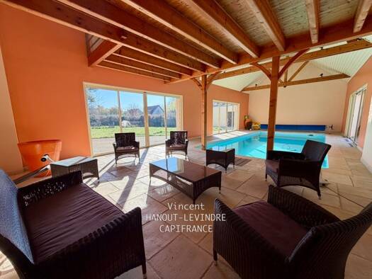 Maison à vendre 664 650 € 10 pièces 5 chambres 264 m² 1 913 m² de terrain Tiercé 49125