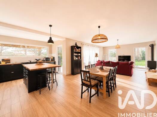 Maison à vendre 635 000 € 6 pièces 4 chambres 181 m² 1 200 m² de terrain Lege Bourg Lège-Cap-Ferret 33950