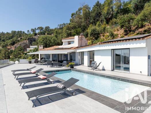 Maison à vendre 1 790 000 € 5 pièces 3 chambres 245 m² 2 207 m² de terrain Le Roc Fleuri-Capitou (Jeanne d'Arc) Mandelieu-la-Napoule 06210