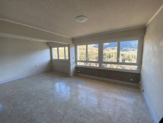 Appartement à louer 540 € 2 pièces 60 m² Étage 4/4 Centre Ville Nord Saint-Claude 39200