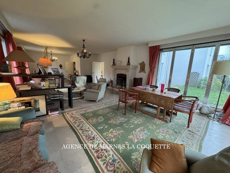 Maison à vendre, 234m², MARNES LA COQUETTE