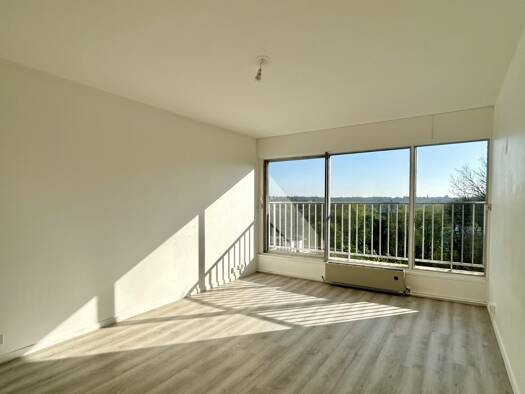 Appartement à louer 980 € 2 pièces 1 chambre 53 m² Étage 6/6 Brunoy 91800