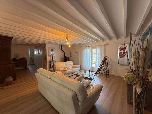 Maison de plain-pied à vendre 399 900 € 7 pièces 4 chambres 137 m² 480 m² de terrain Le Village Jouy-le-Moutier 95280