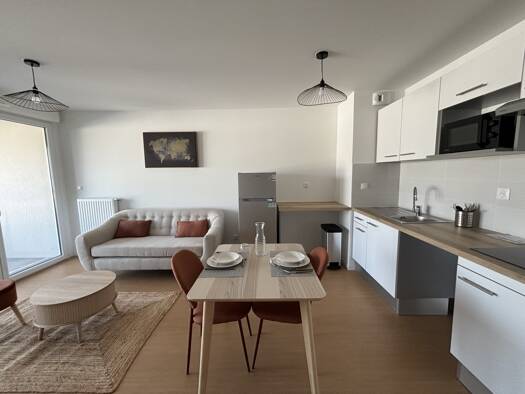 Appartement à louer 895 € 2 pièces 1 chambre 39,3 m² Étage 3/5 Château-de-l'Hers Toulouse 31500