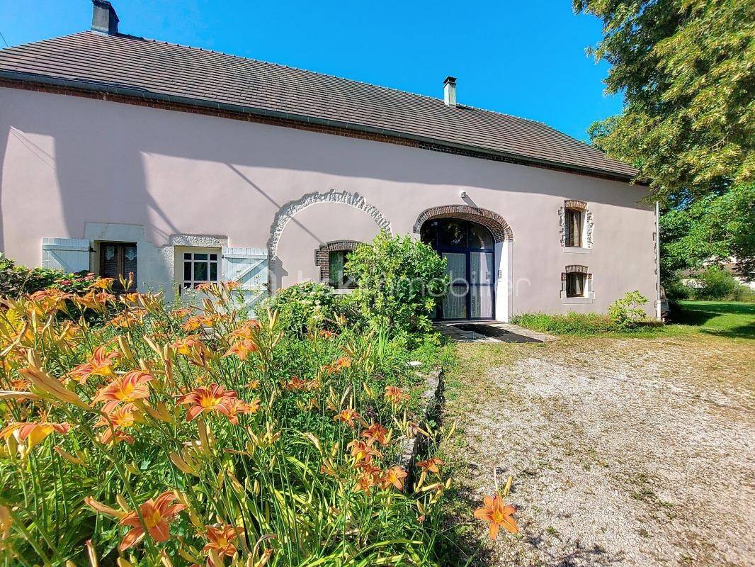 Maison à vendre, 326m², DOLE