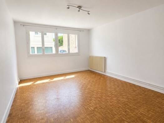Appartement à vendre 150 000 € 1 pièce 33 m² 1er étage Le Haut de l'Isle-Adam L'Isle-Adam 95290