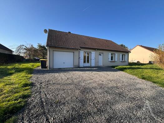 Maison à louer 791 € 5 pièces 3 chambres 102 m² 1 500 m² de terrain Les Aix-d'Angillon 18220