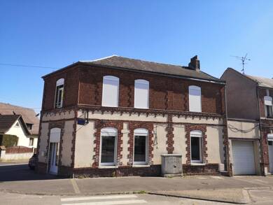 Local commercial à louer 1 500 € 222 m² de surface de vente Cambrai 59400